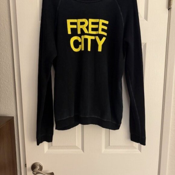 NWT-FREECITY Superyumm Biggie Raglan Sweatshirt in Superblack, Size Large, $348 - Picture 4 of 5